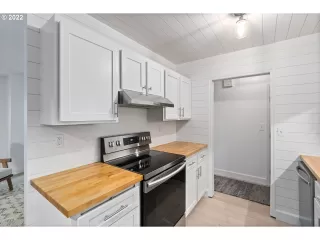 Photo #5: 22076014 Listing