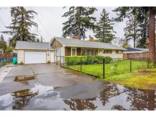Click for more information on MLS # 22076168 : 11749 SE RHONE ST A More Details about MLS # 22076168 : 11749 SE RHONE ST A