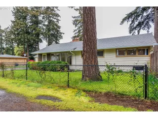 Photo #2: 22076168 Listing