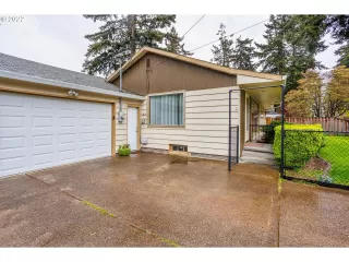 Photo #3: 22076168 Listing