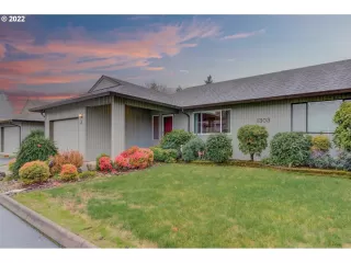 Photo #2: 22076300 Listing