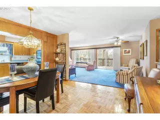 Photo #5: 22076300 Listing