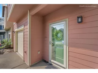 Photo #3: 22076757 Listing