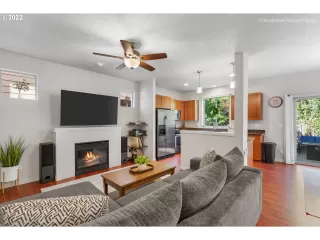 Photo #5: 22076757 Listing