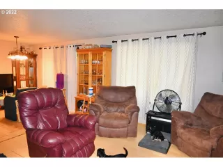 Photo #4: 22077287 Listing