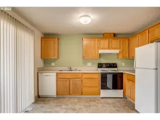 Photo #2: 22078734 Listing