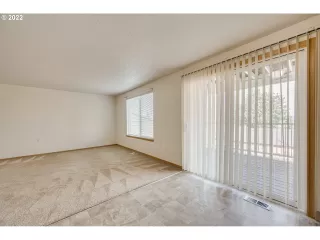 Photo #6: 22078734 Listing