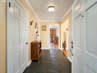 Photo #2: 22079141 Listing