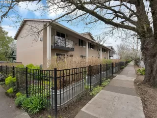 Photo #1: 22079955 Listing 