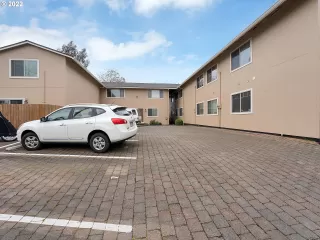 Photo #2: 22079955 Listing 