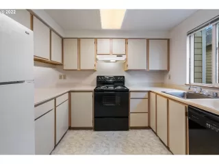 Photo #4: 22080395 Listing