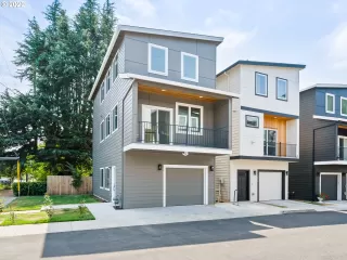 More Details about MLS # 22080746 : 3873 SE 92ND AVE 12