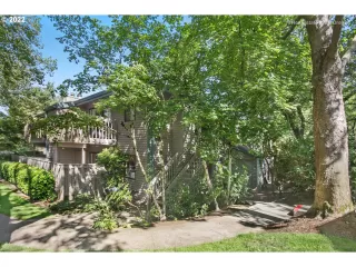 Photo #4: 22083412 Listing 