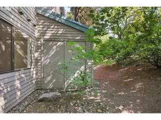 Photo #5: 22083412 Listing 