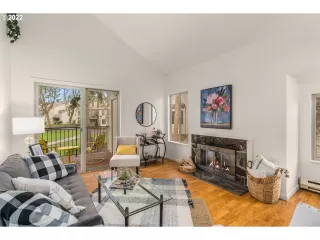 Photo #5: 22083498 Listing 