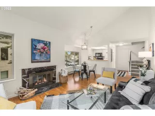 Photo #6: 22083498 Listing 