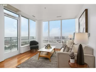 Photo #3: 22083638 Listing