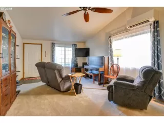 Photo #5: 22083658 Listing 