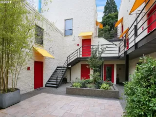 Photo #3: 22083729 Listing