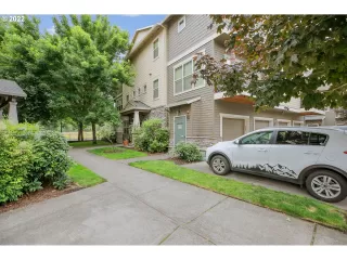 Photo #5: 22084512 Listing 