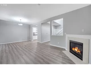 Photo #3: 22085487 Listing