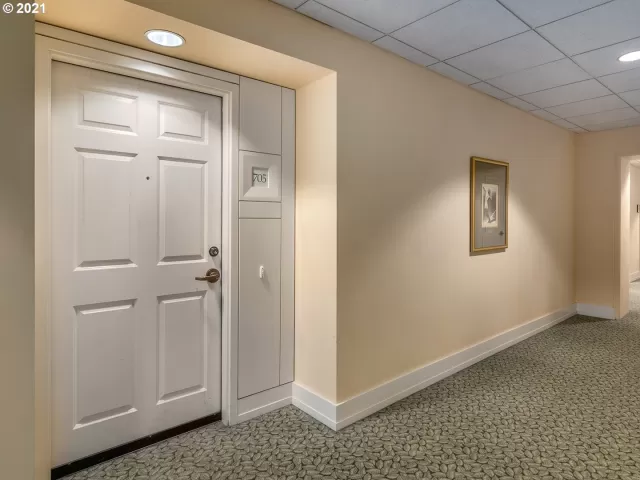 MLS: 22085903 Condo For Sale