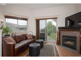 Photo #3: 22086123 Listing