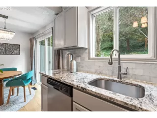 Photo #2: 22086614 Listing