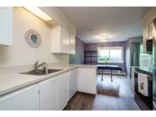 Photo #2: 22086728 Listing