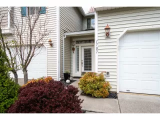 Photo #3: 22086940 Listing