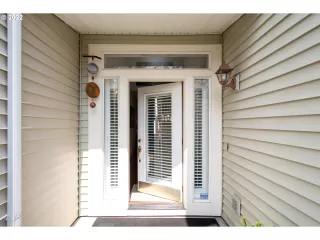 Photo #4: 22086940 Listing