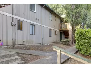 Photo #3: 22087553 Listing