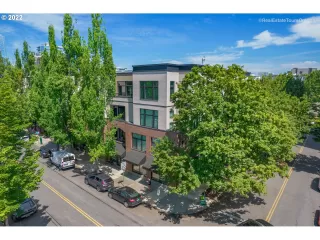 Photo #2: 22088065 Listing