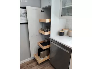 Photo #5: 22088981 Listing