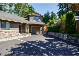 Photo #3: 22090456 Listing