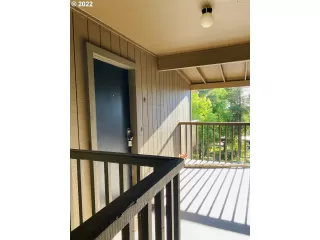 Photo #3: 22090879 Listing