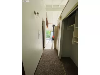 Photo #4: 22090879 Listing