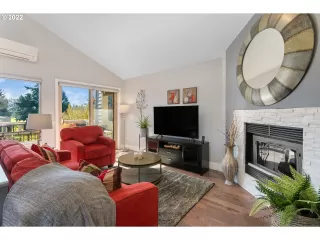 Photo #6: 22092073 Listing