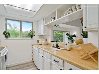 Photo #6: 22092764 Listing 