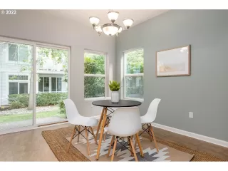 Photo #5: 22092824 Listing