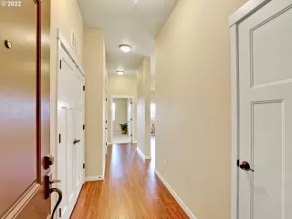 Photo #3: 22093292 Listing