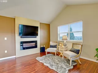 Photo #6: 22093292 Listing