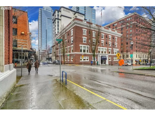 MLS: 22093787 Condo For Sale