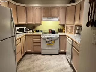 Photo #3: 22094784 Listing