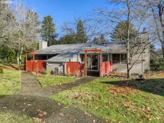 Photo #2: 22095055 Listing