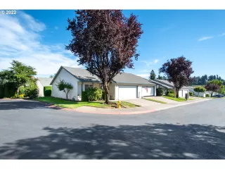 Photo #3: 22095681 Listing