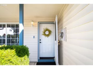 Photo #4: 22095681 Listing