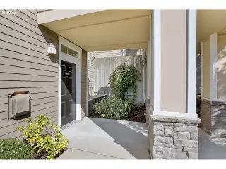 Photo #4: 22095949 Listing