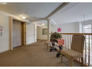 Photo #4: 22096065 Listing