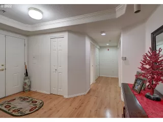 Photo #5: 22096065 Listing